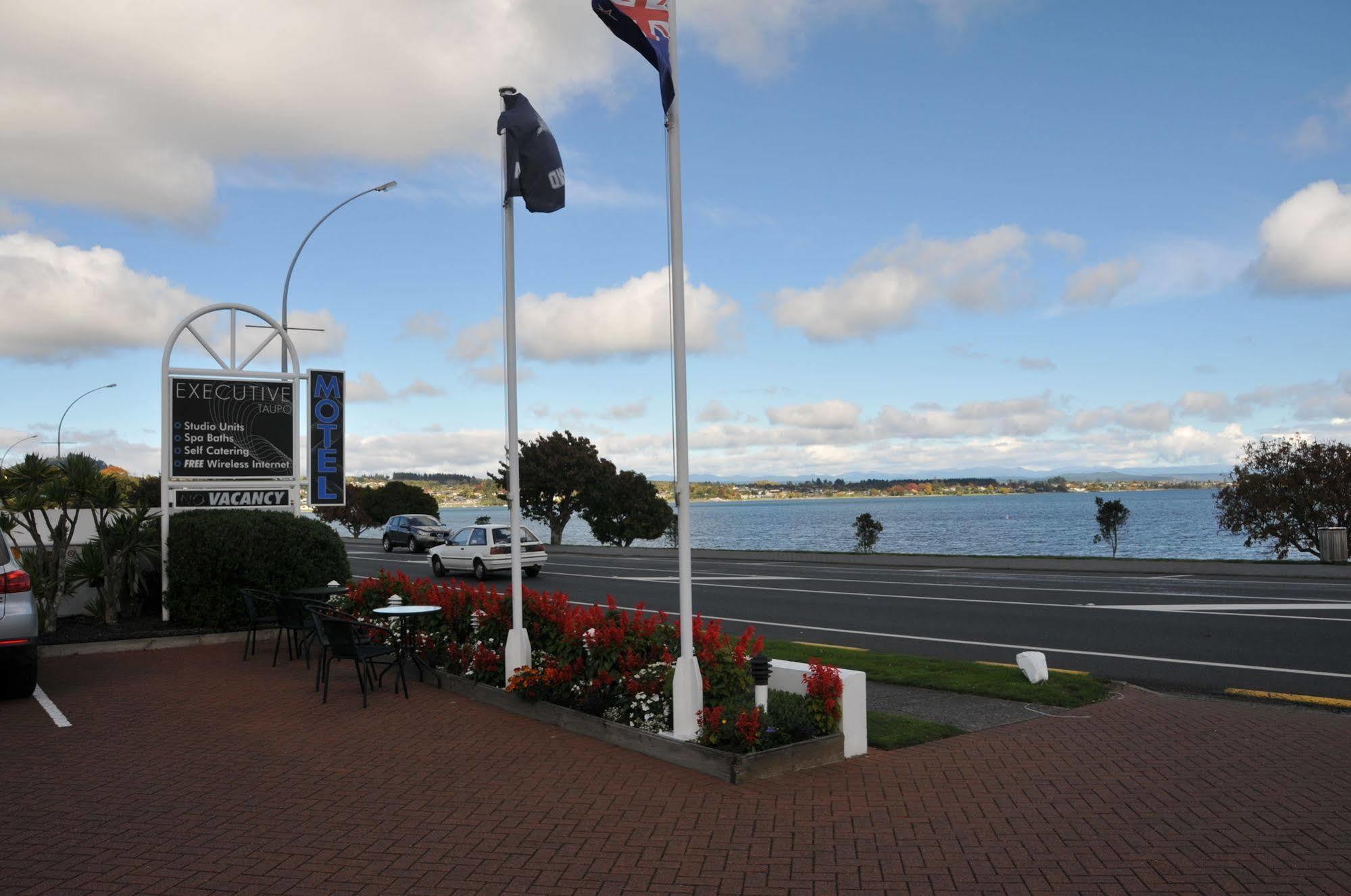 Lakeside Taupo Motel المظهر الخارجي الصورة